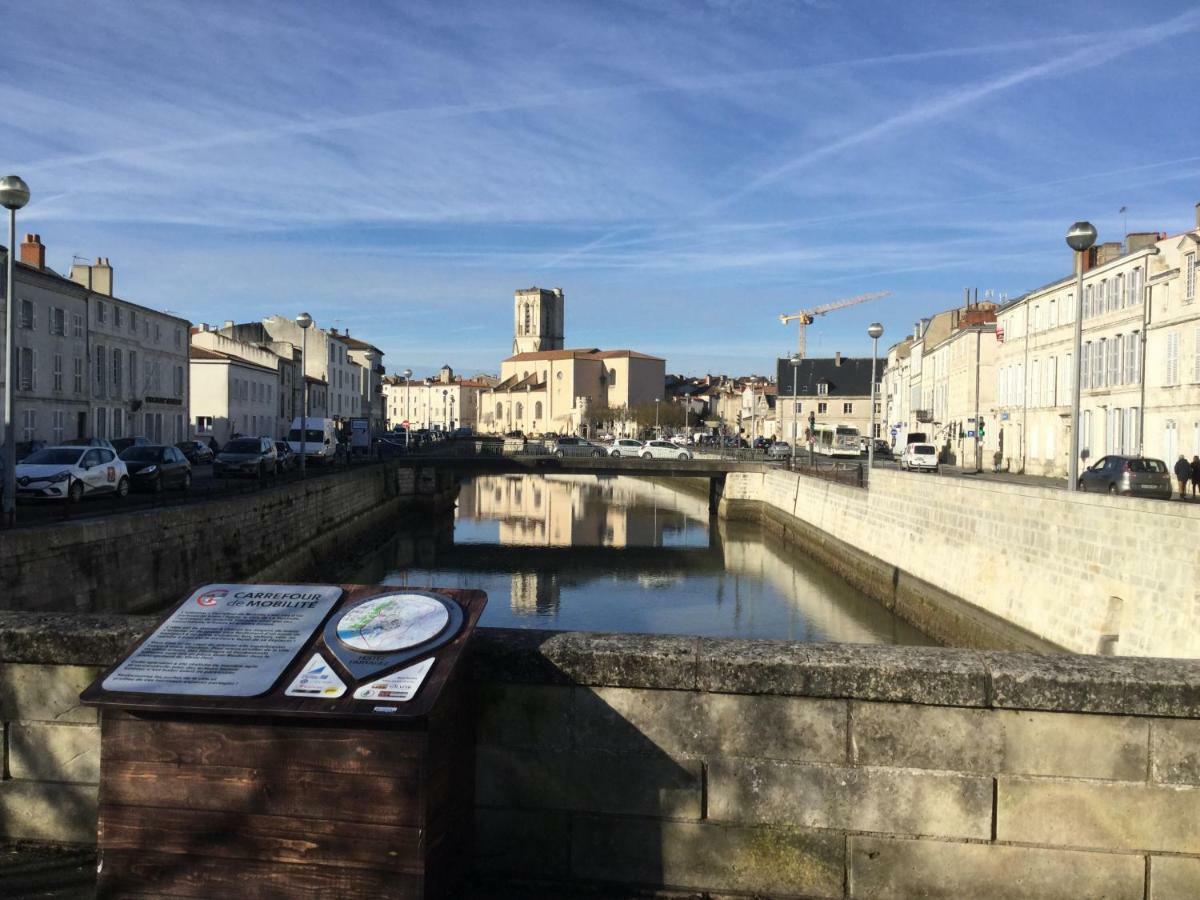 Appartement Centre Ville Pres Du Port Avec Parking Et Wifi La Rochelle  Exterior foto
