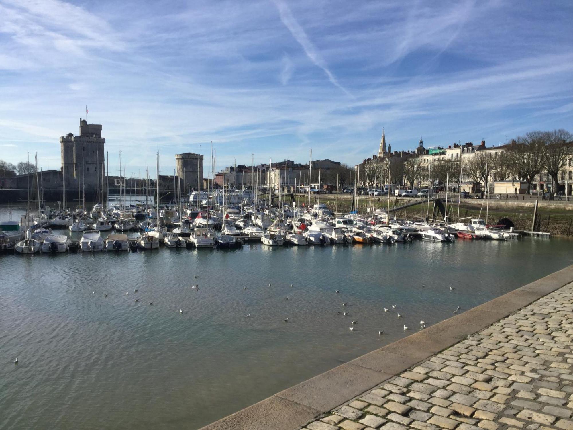 Appartement Centre Ville Pres Du Port Avec Parking Et Wifi La Rochelle  Exterior foto